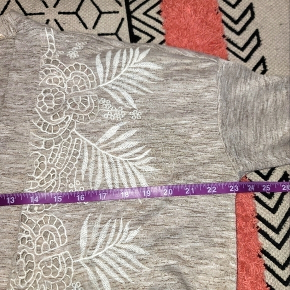 LOVESTITCH FLORAL CUTOUT DETAIL BEIGE DUSTER CARDIGAN W POCKETS, SZ SMALL - Picture 15 of 15